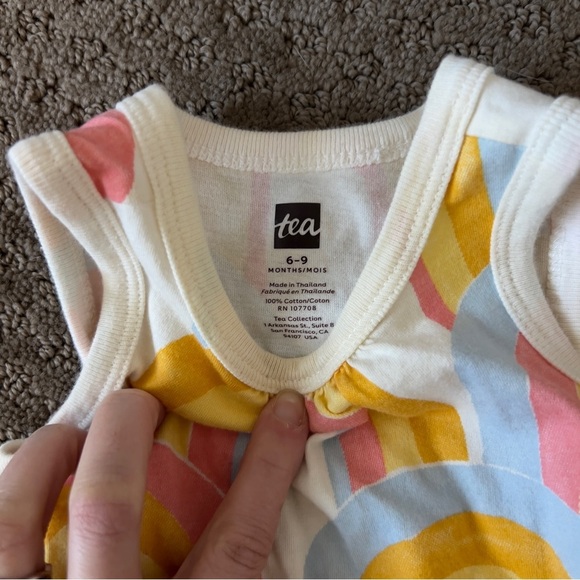 Tea Collection Baby Romper Rainbow Print Ruffle Size 6-9 Months - Picture 2 of 3